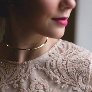 Rose gold choker Nanci worn on model