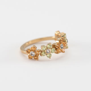 Cassia Peridot gold ring left view