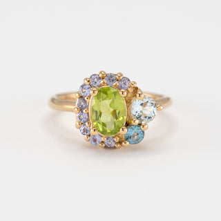 Marjorie peridot gold ring front view