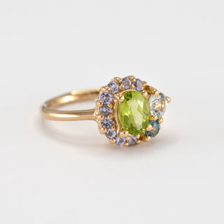 Marjorie peridot gold ring left view