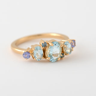 Aquamarine cluster gold ring Londyn left view