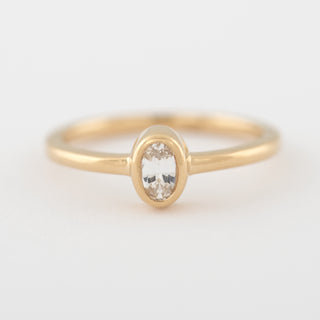 White Sapphire Gold Ring Mana front view