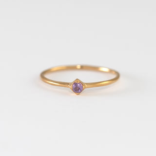 Maile Amethyst on yellow gold ring